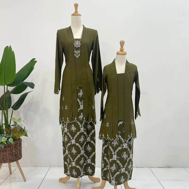 Set Family Kebarung Sarra In Olive Green By Moff2U thumbnail 4