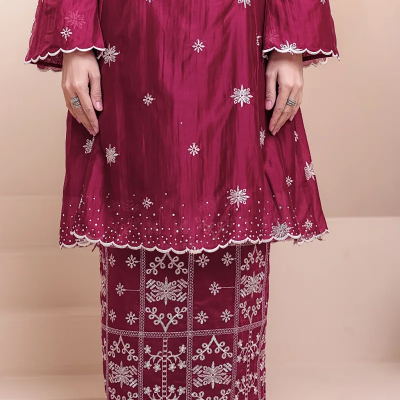 Set Family Kurung Moden Riau Srikandi IN Burgundy By Moff2U thumbnail 4