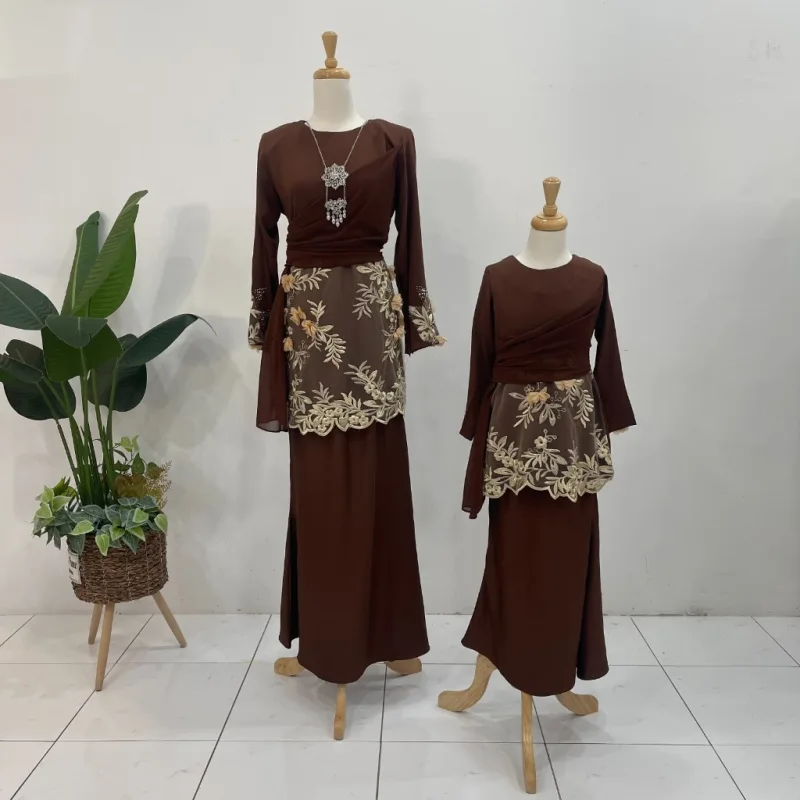Set Family Kurung Moden MOLIKA IN Dark Brown by Moff Collection thumbnail 3