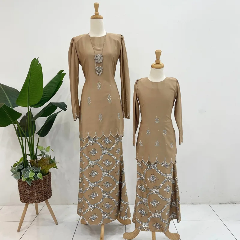 Set Family Kurung Sarra In Mocha By Moff2U I Kurung Moden I Raya 2026 thumbnail 4