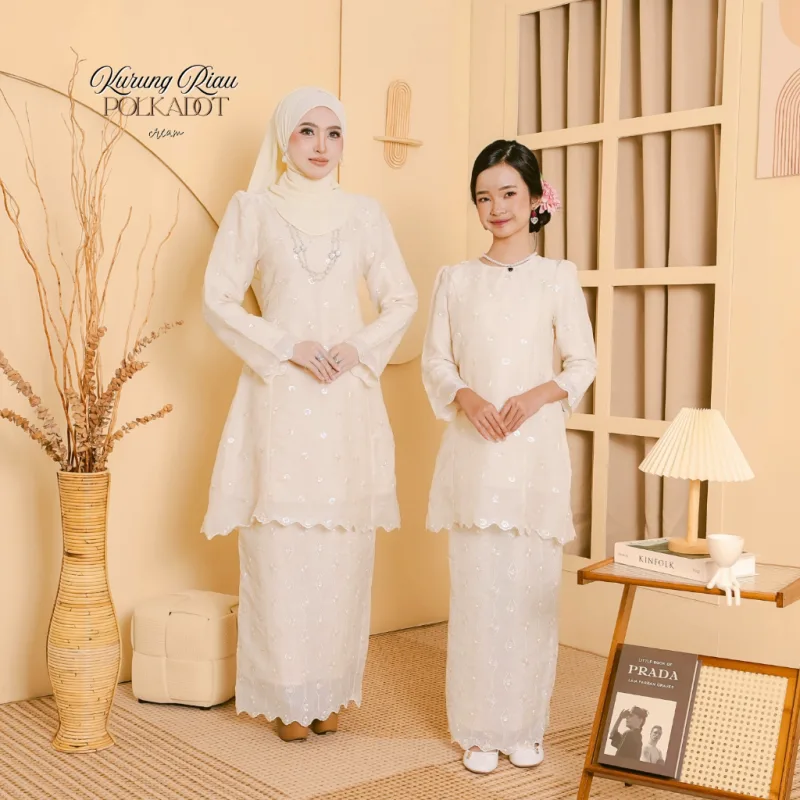 NEW COLLECTION RAYA I SET FAMILY RIAU POLKADOT IN CREAM BY MOFF I KURUNG MODEN I BAJU MELAYU IN 2026 thumbnail 4