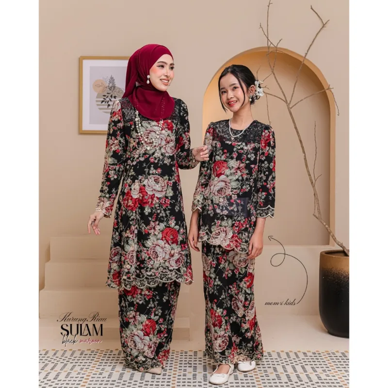 Set Family Kurung Riau Sulam in Black Maroon By Moff2U thumbnail 3
