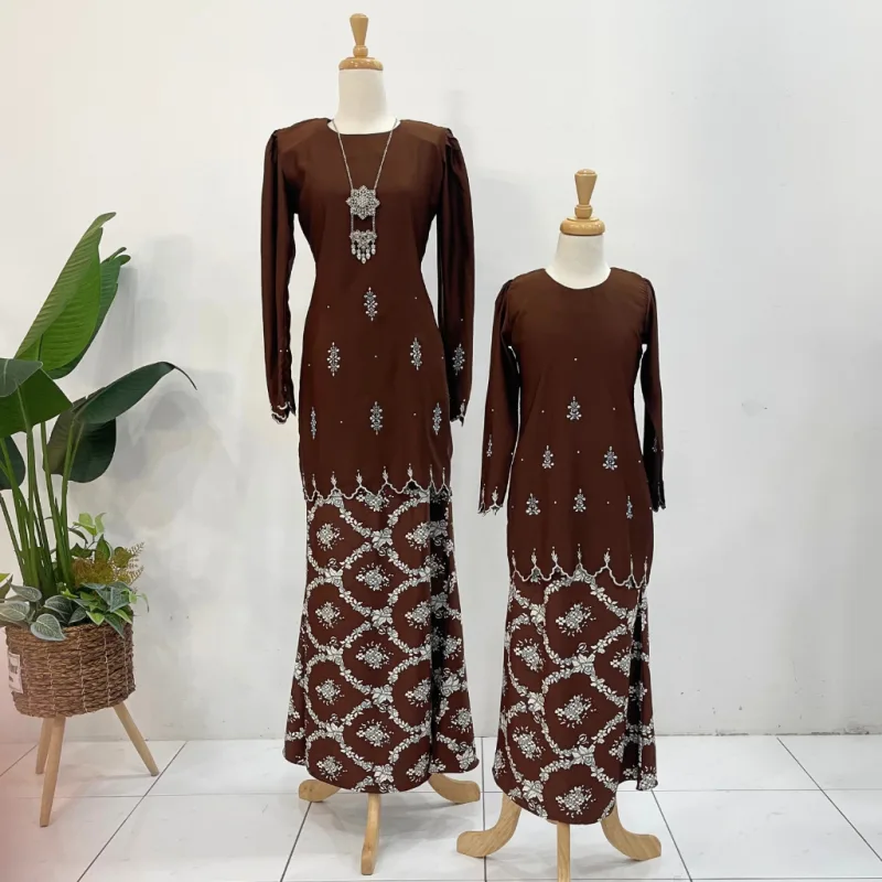 Set Family Kurung Sarra In Dark Brown By Moff2U I Kurung Moden I Raya 2026 thumbnail 4