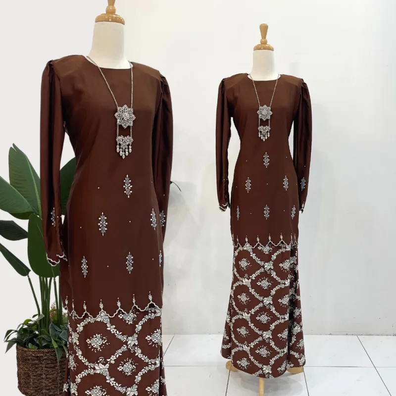 Set Family Kurung Sarra In Dark Brown By Moff2U I Kurung Moden I Raya 2026 thumbnail 3