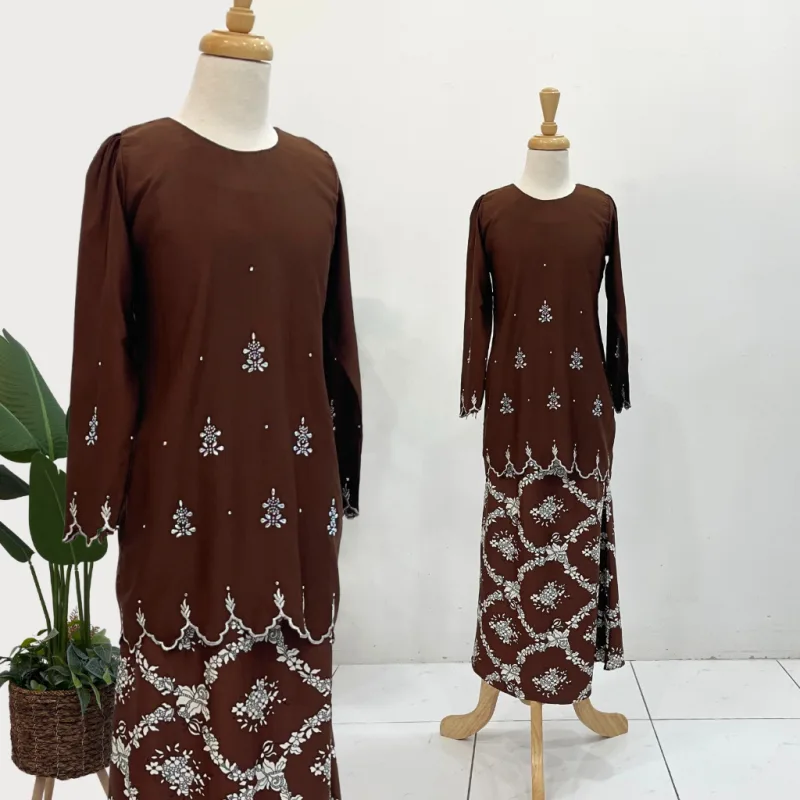 Set Family Kurung Sarra In Dark Brown By Moff2U I Kurung Moden I Raya 2026 thumbnail 2