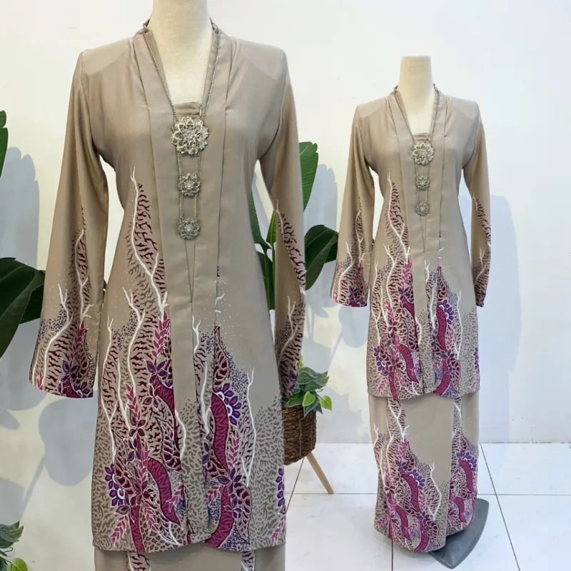 New Design Kebarung Batik Maulana In 5 colour I Batik Malaysia I Batik I Kebarung By Moff Collection thumbnail 3