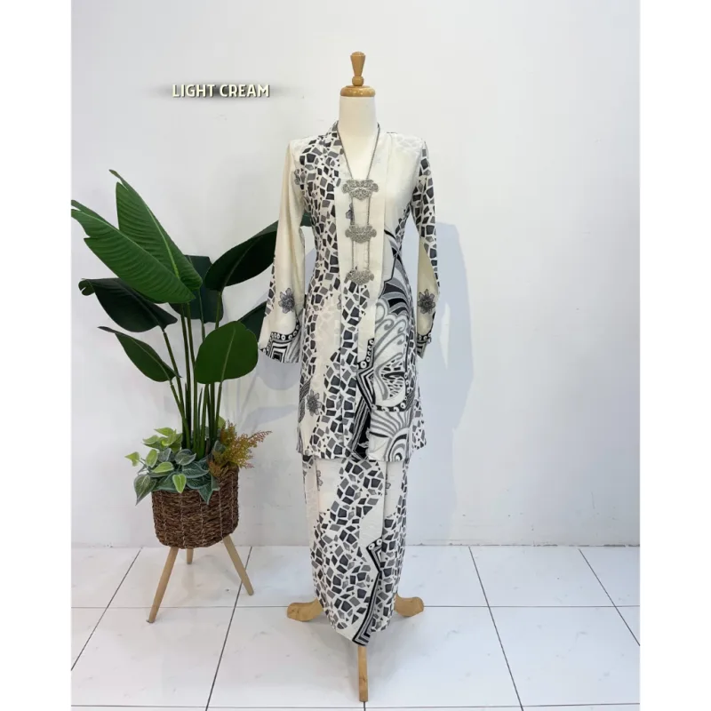 Kebarung Jentayu In 5 Colour BY Moff2u I Kebarung Batik I Batik Malaysia thumbnail 2