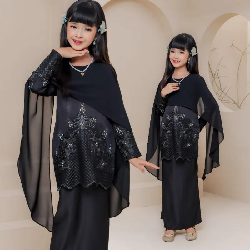 Set Family Belvana Cape In Black I Kurung Moden I Set Family I Raya 2026 By Moff Collection thumbnail 2