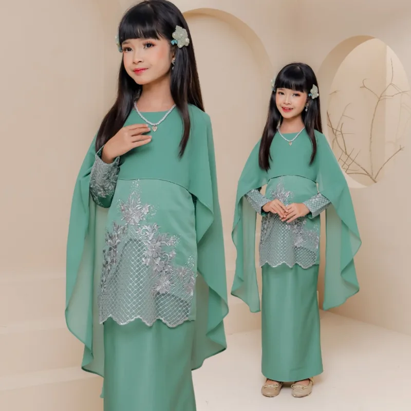 Set Family Belvana Cape In Pine Green I Kurung Moden I Set Family I Raya 2026 By Moff Collection thumbnail 2
