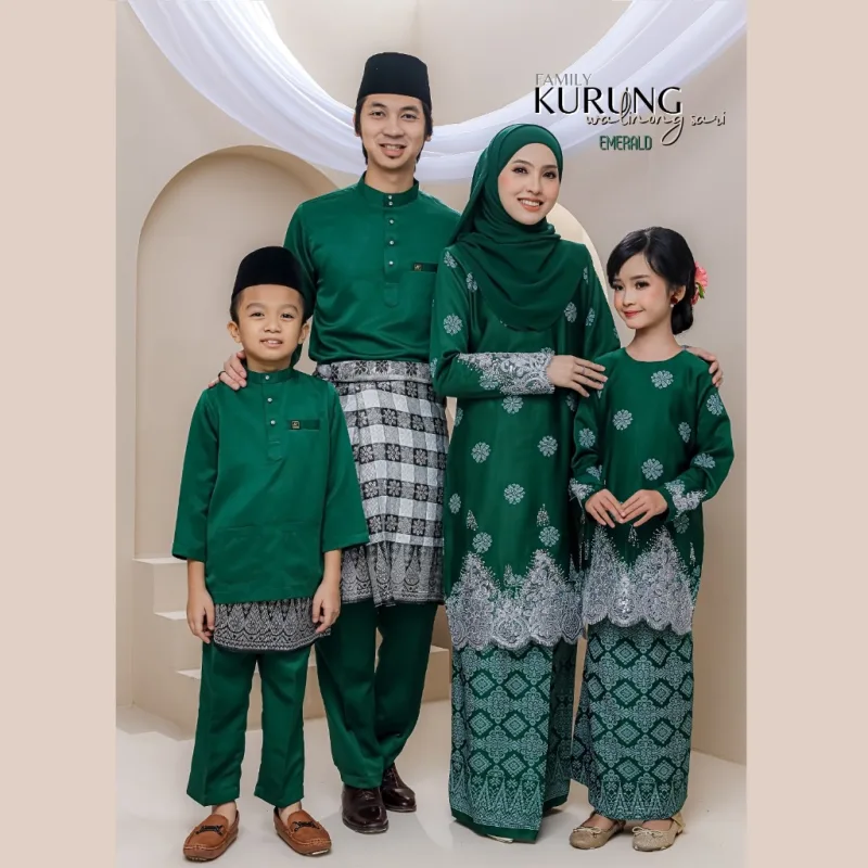 SET FAMILY WALINONG SARI | KURUNG WALINONG SARI IN EMERALD GREEN BY MOFF COLLECTION