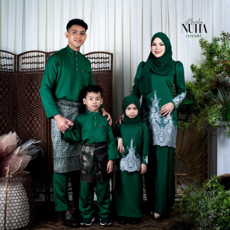 Set Family KURUNG MODEN NUHA IN EMERALD GREEN I KURUNG Moden I Ayah Anak I Ibu I Moden I Set Family By Moff2u