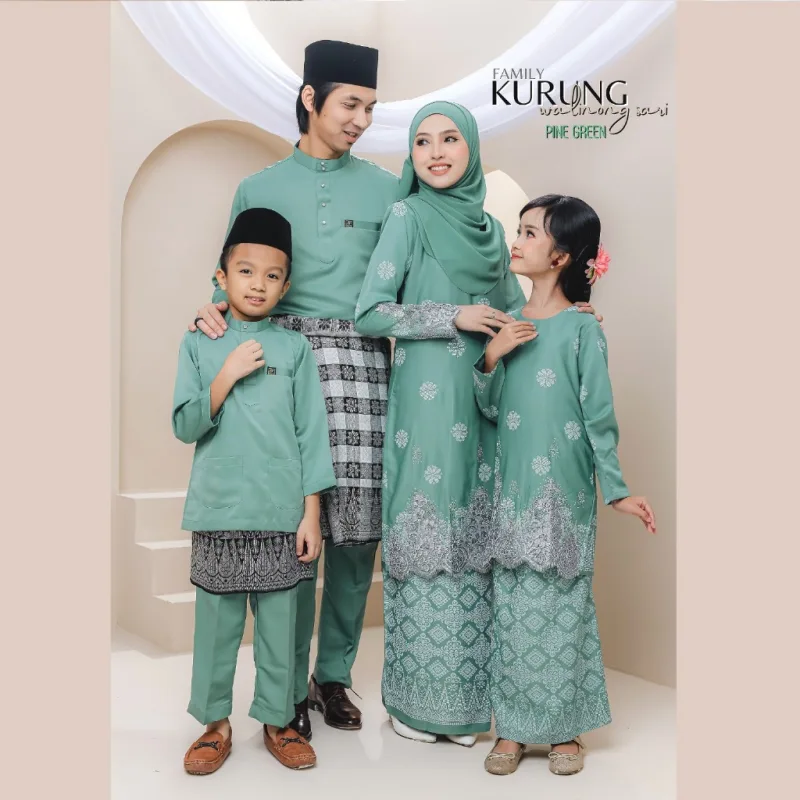 SET FAMILY WALINONG SARI | KURUNG WALINONG SARI IN PINE GREEN BY MOFF COLLECTION