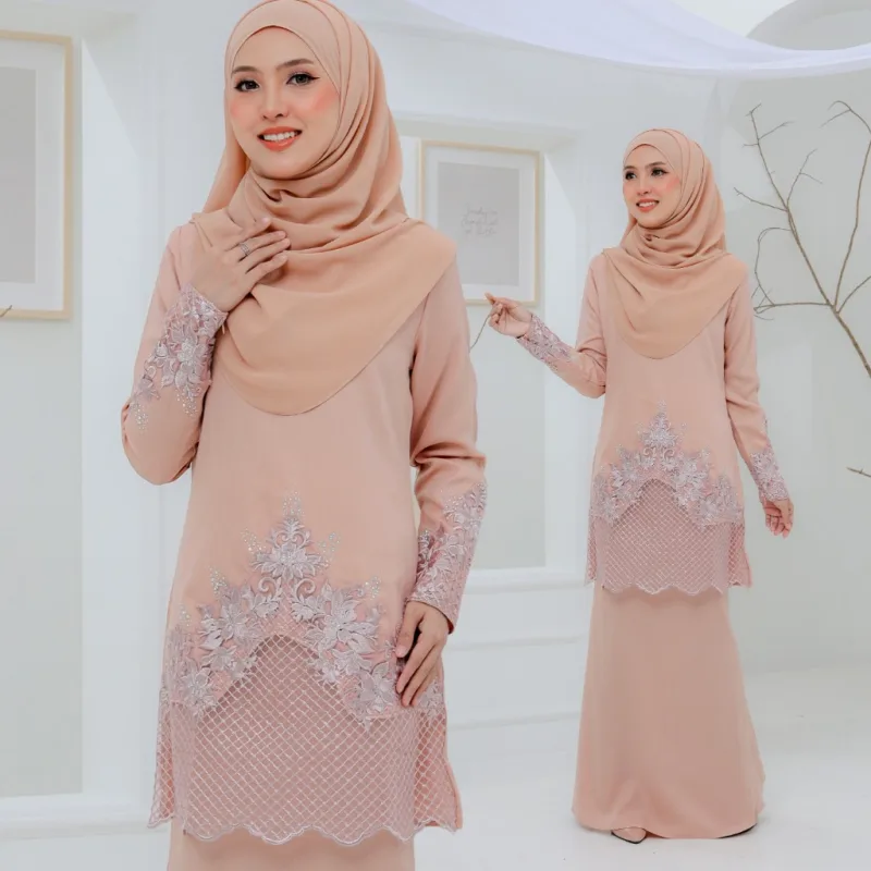 Set Family Belvana In Nude Champagne I Kurung Moden I Set Family I Raya 2026 By Moff Collection thumbnail 2